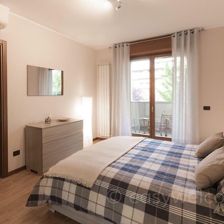 Easy Welcome Casa Rosada Nova Milanese Exterior photo