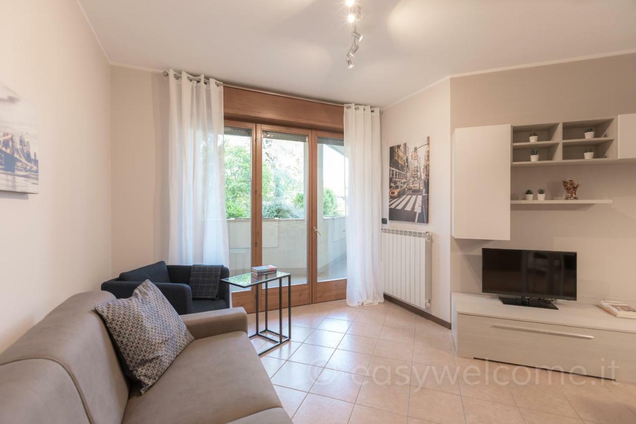 Easy Welcome Casa Rosada Nova Milanese Exterior photo